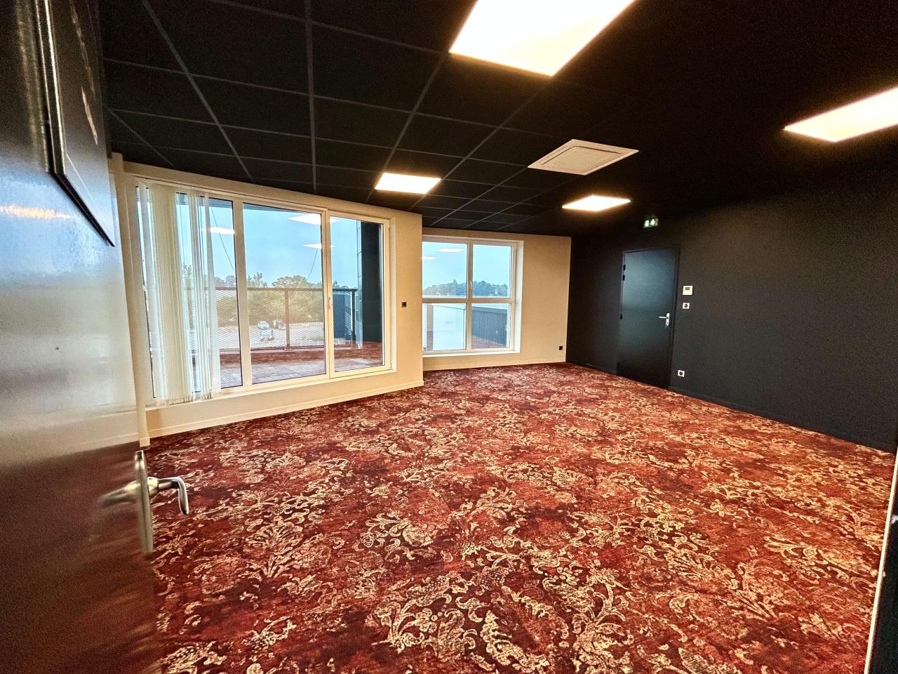 Bureau Noyal-Châtillon-sur-Seiche 153m² Location bureau Noyal-Châtillon-sur-Seiche Ille-et-Vilaine OLBUR2317392 6